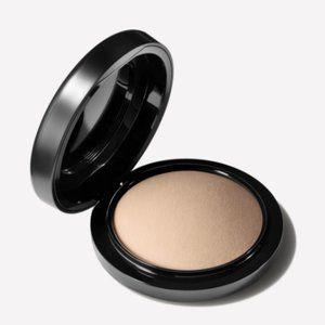 MAC MINERALIZE SKINFINISH - Light  10G/0.35OZ. BNIB - 4 units
